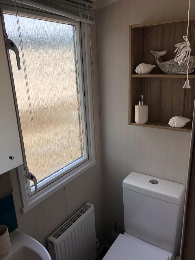 Lakeside Retreat 3 With Hot Tub, Private Fishing Peg Situated At Tattershall Lakes Country Park Luaran gambar