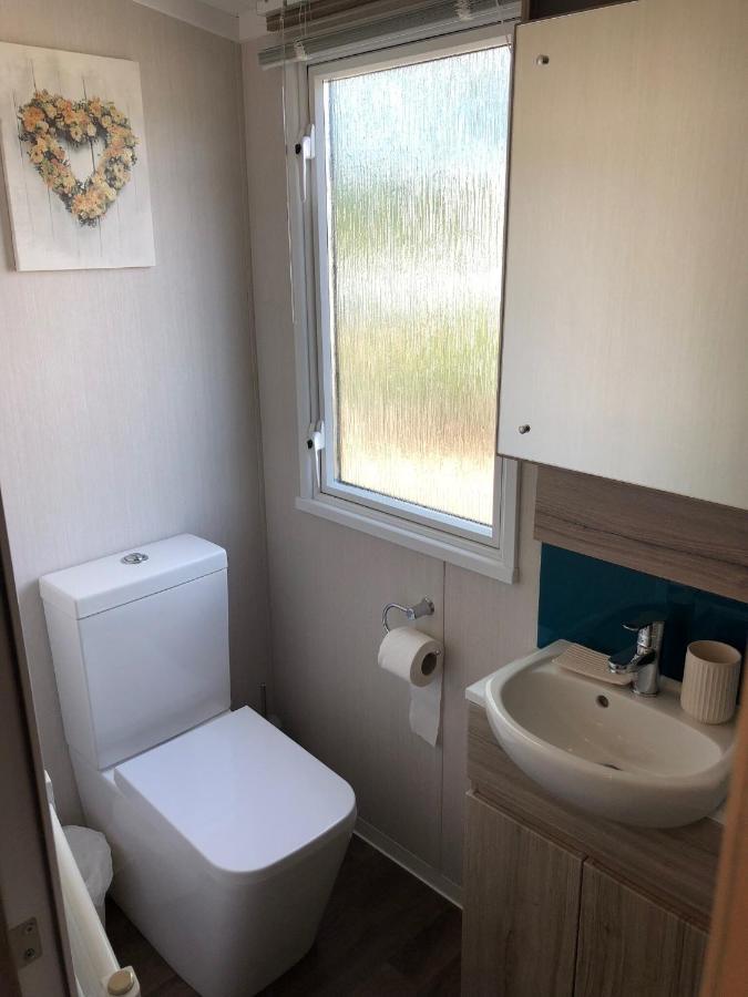 Lakeside Retreat 3 With Hot Tub, Private Fishing Peg Situated At Tattershall Lakes Country Park Luaran gambar
