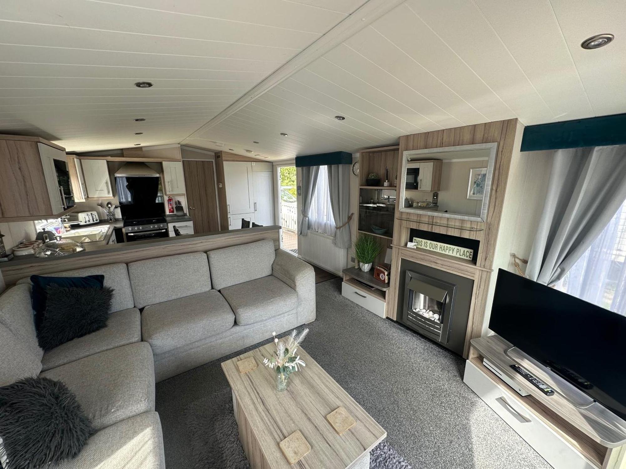 Lakeside Retreat 3 With Hot Tub, Private Fishing Peg Situated At Tattershall Lakes Country Park Luaran gambar